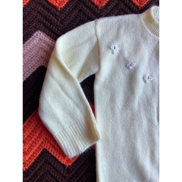 Vintage 60s Turbo Hi-Bulk Yellow Daisy Baby Cardigan Sweater DuPont Orlon - Picture 2 of 8